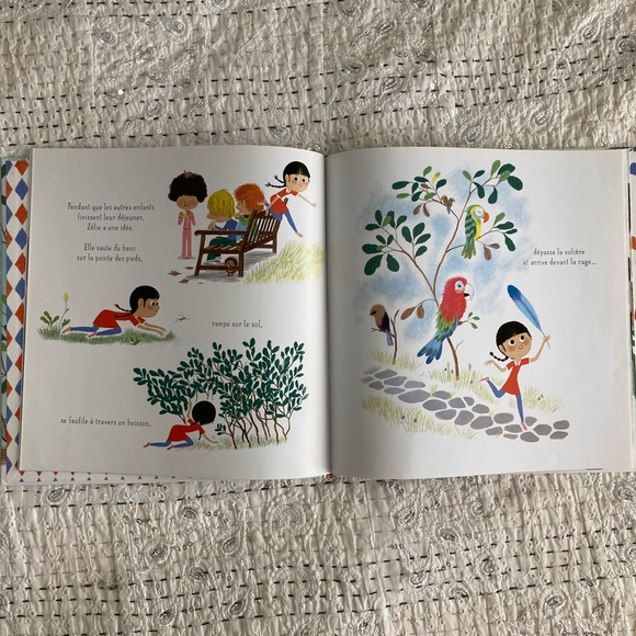 French hardcover children’s book - Picture 3 of 3